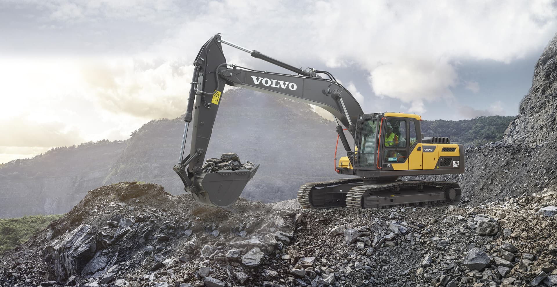 Volvo 22 Ton Excavator on Rent: Best &amp; Ultimate EC220 rental Bhubaneswar — RentMyMachine